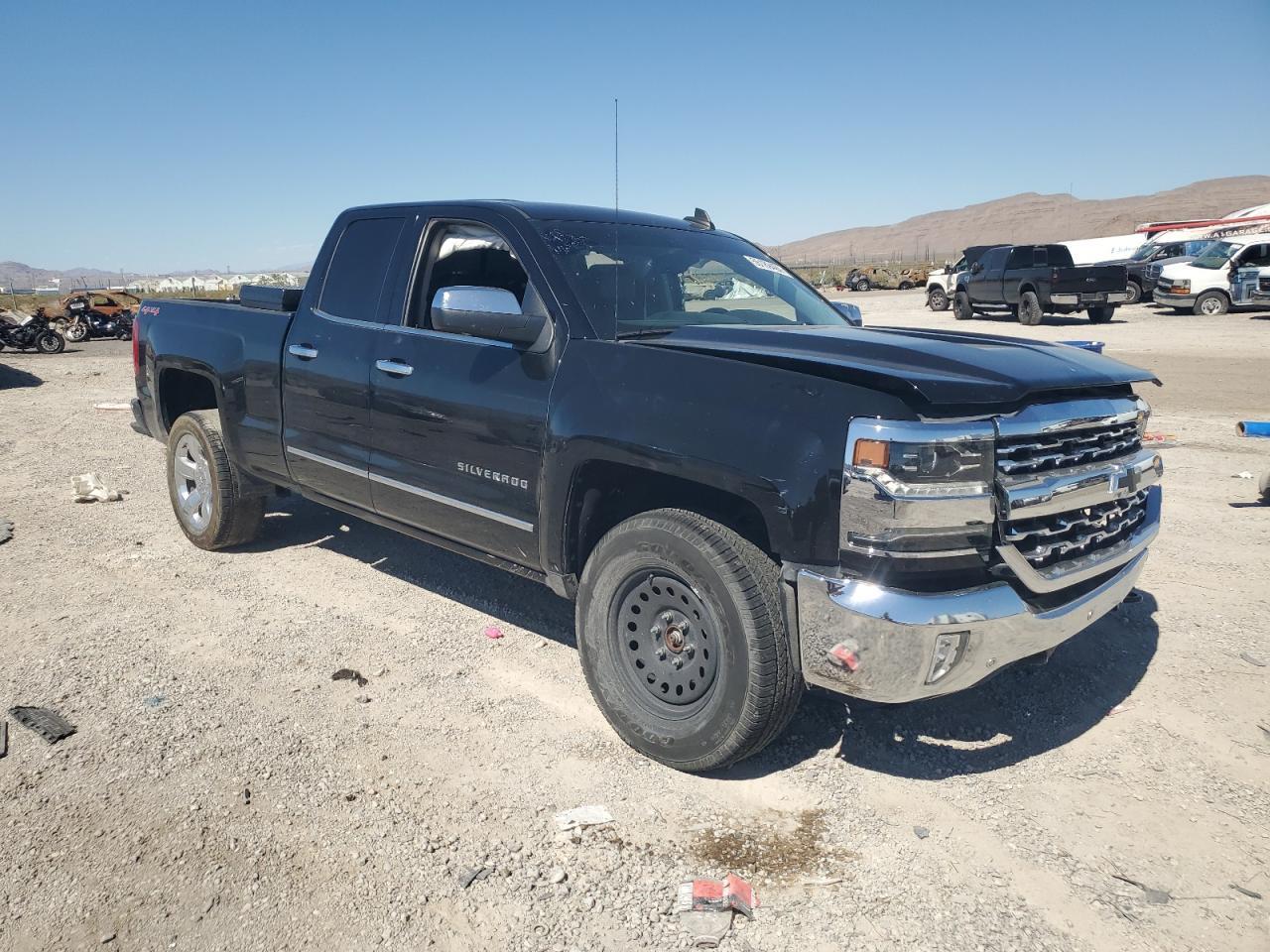 2017 CHEVROLET SILVERADO - Image 4