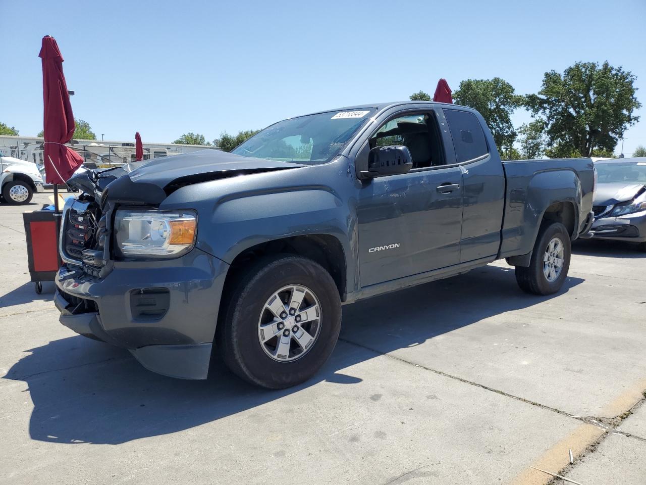 2015 GMC CANYON car image