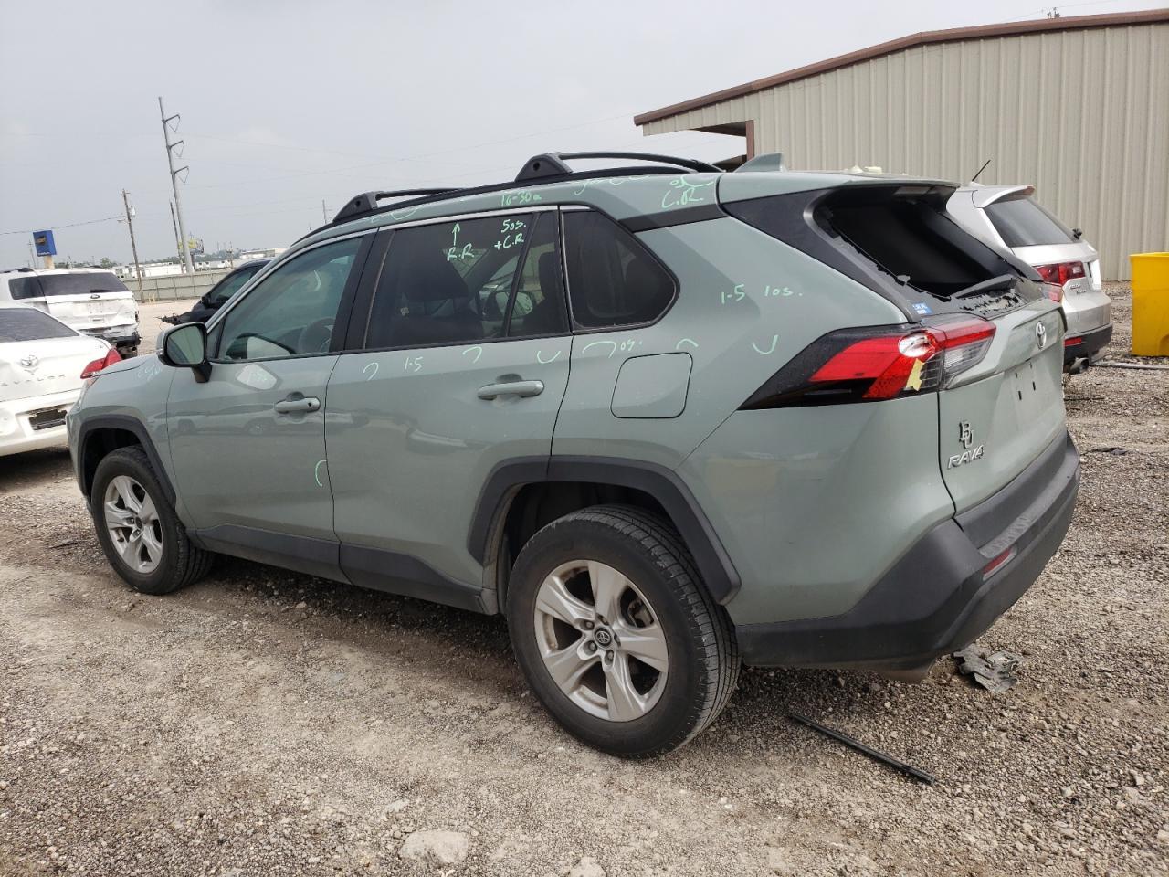 2020 TOYOTA RAV4 XLE - Image 2