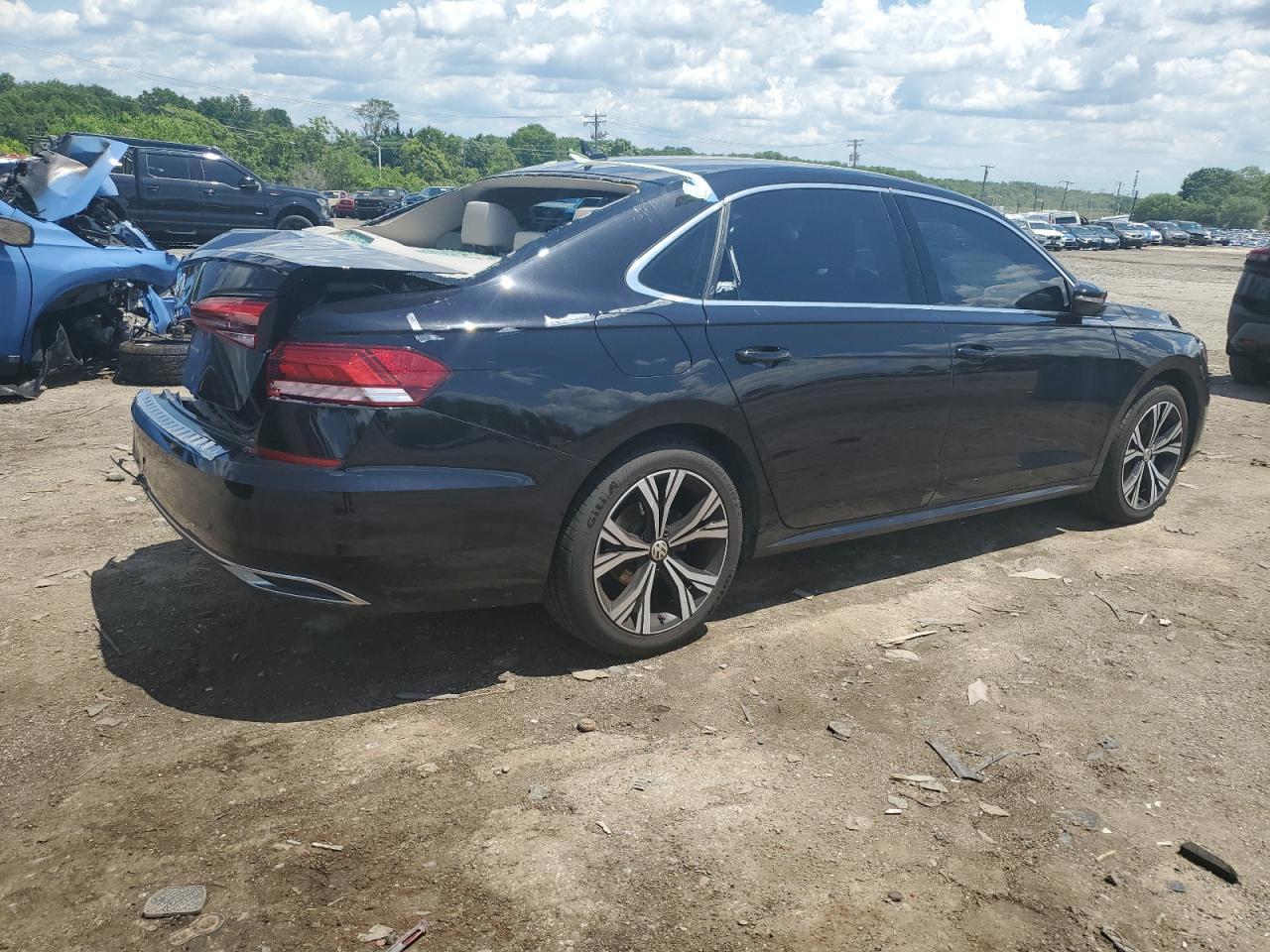 2022 VOLKSWAGEN PASSAT SE - Image 3