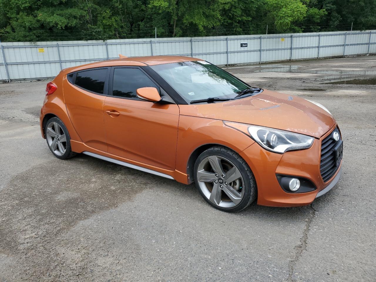 2013 HYUNDAI VELOSTER T - Image 4