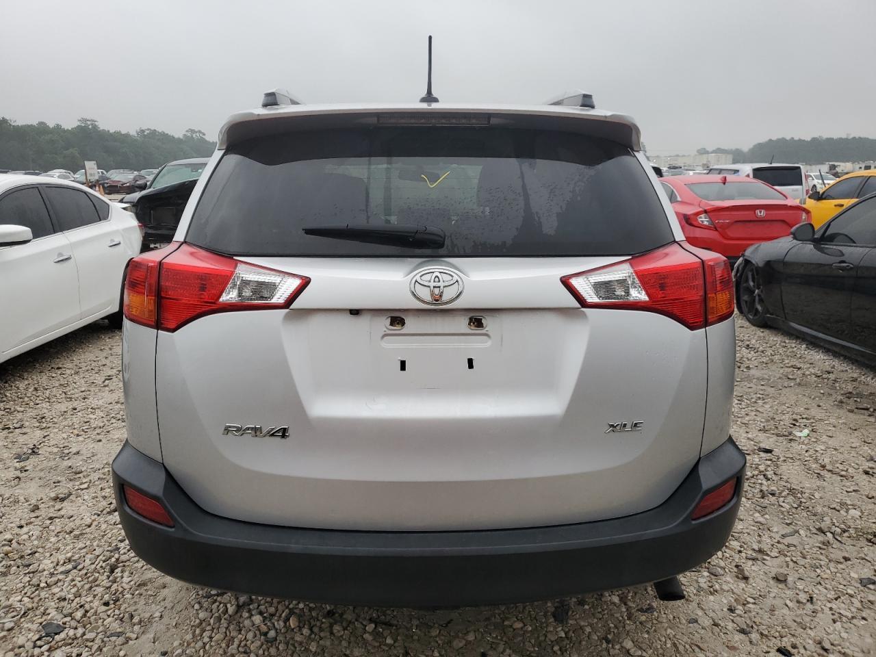 2015 TOYOTA RAV4 XLE - Фото 6