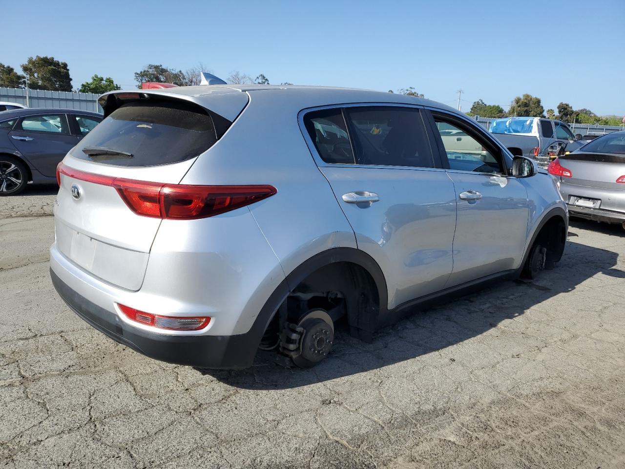 2017 KIA SPORTAGE L - Image 3