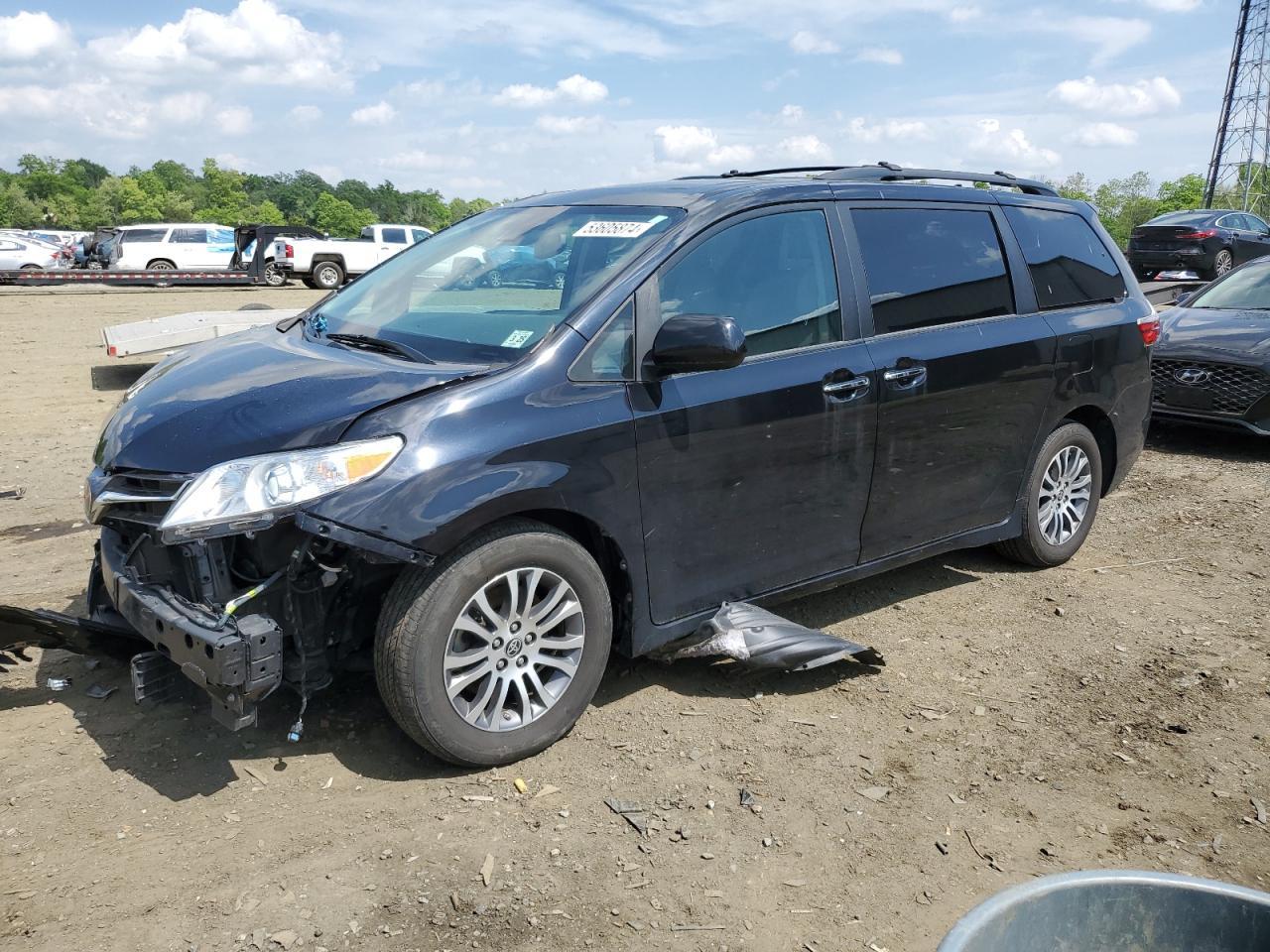 2020 TOYOTA SIENNA XLE car image