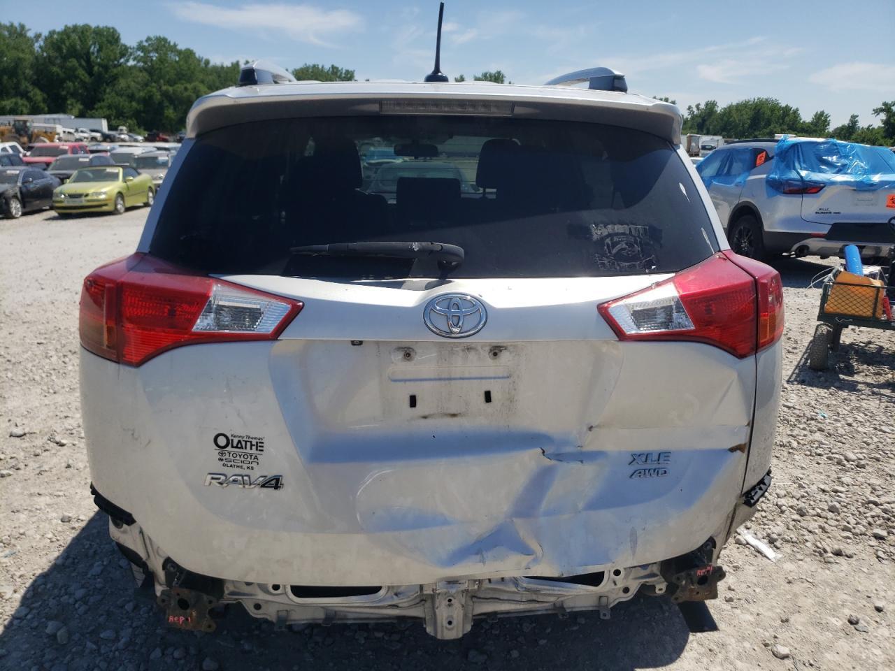 2015 TOYOTA RAV4 XLE - Фото 6