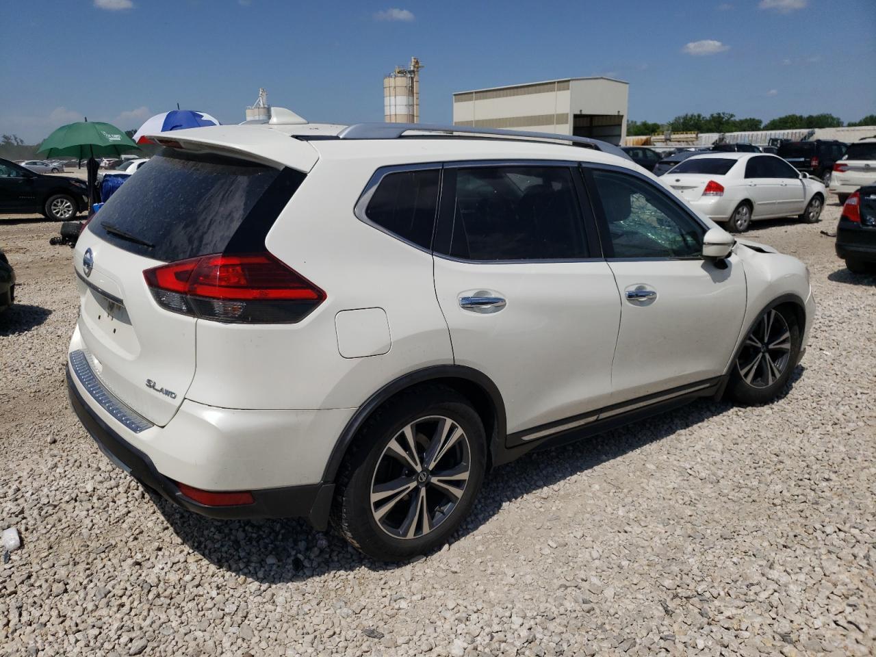 2017 NISSAN ROGUE S - Фото 3