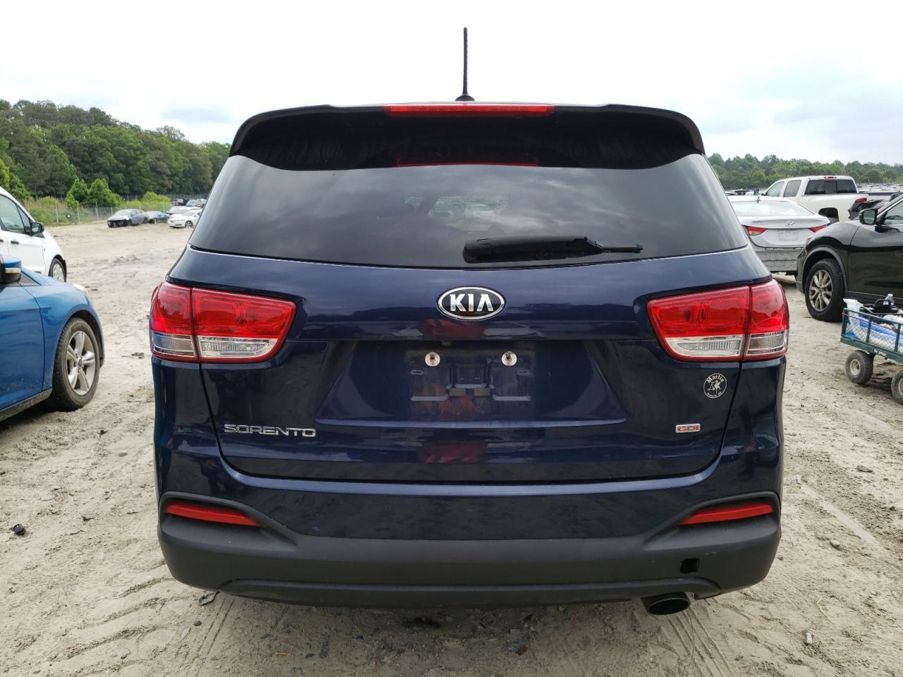 2017 KIA SORENTO LX - Image 6