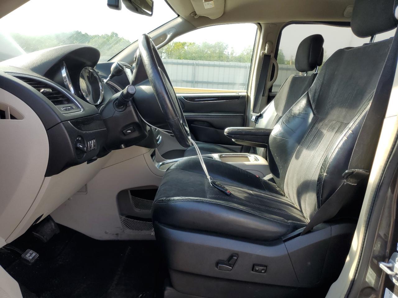 2014 CHRYSLER TOWN & COU - Фото 7