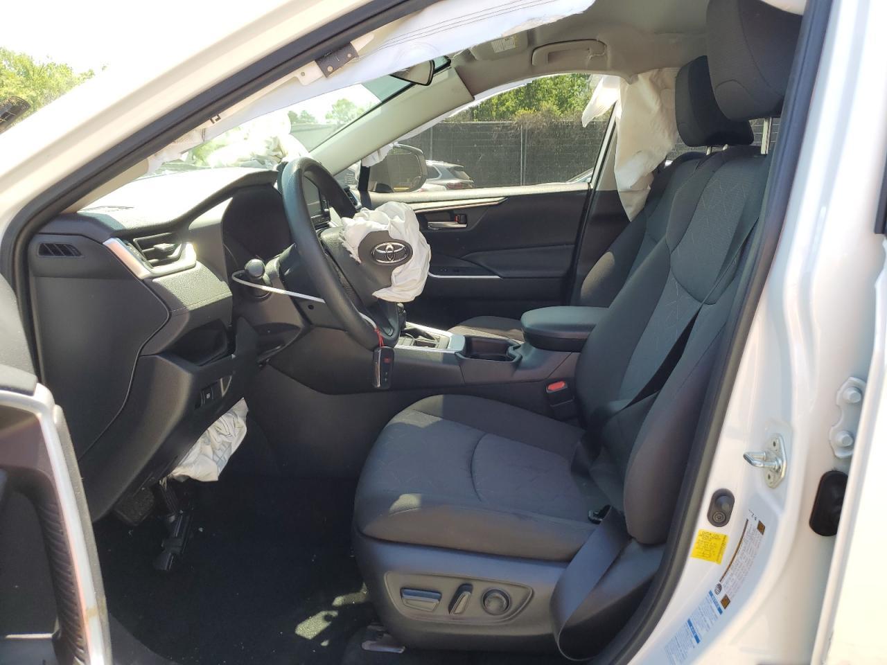 2020 TOYOTA RAV4 XLE - Image 7