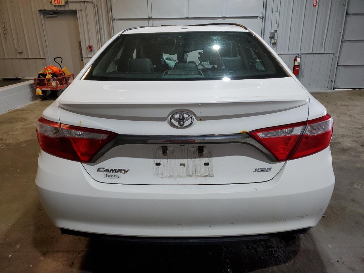 2016 TOYOTA CAMRY LE - Фото 6