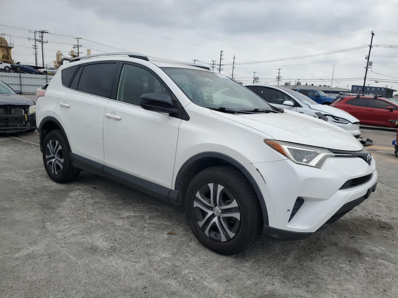 2016 TOYOTA RAV4 LE - Фото 4