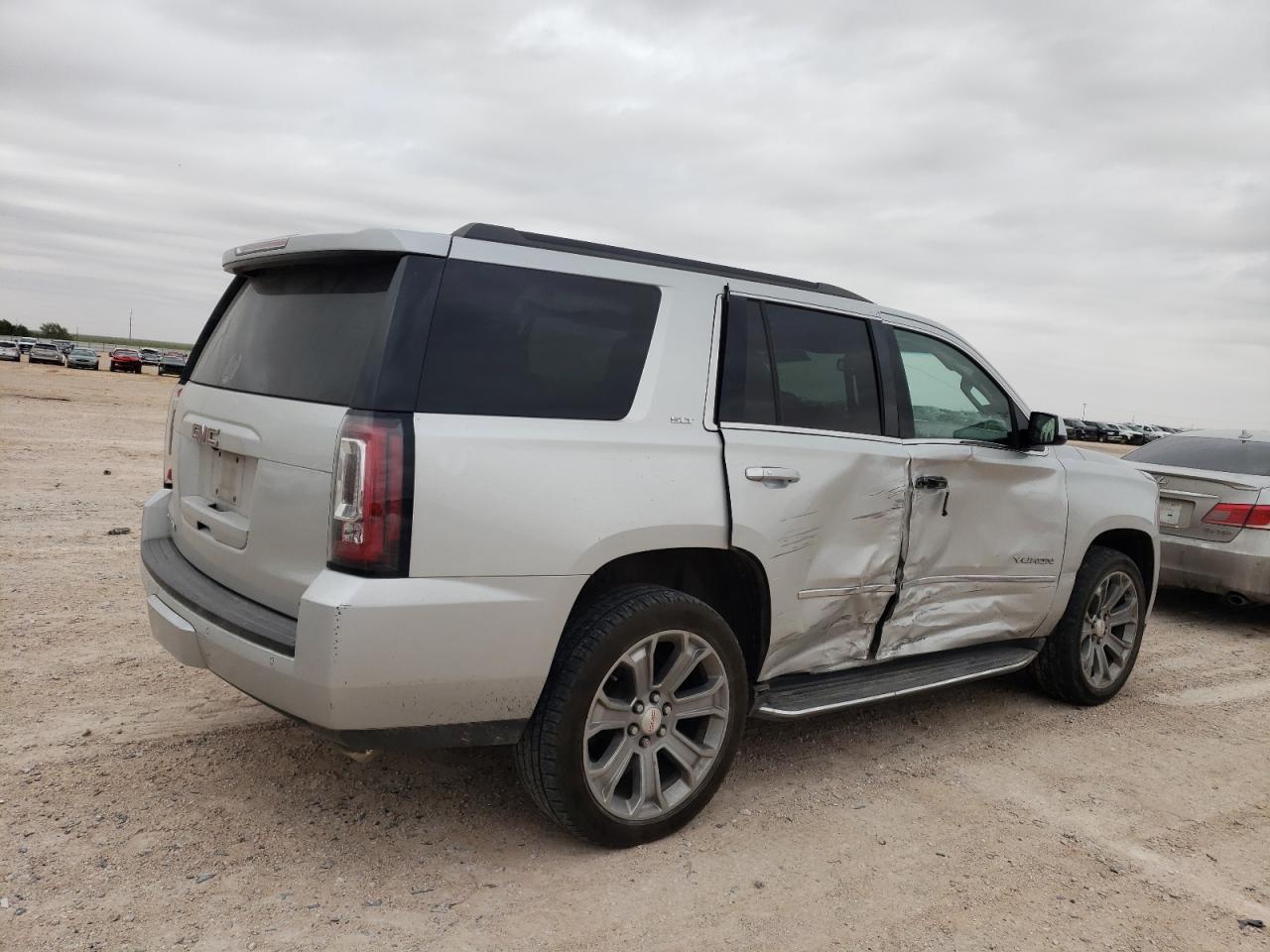 2016 GMC YUKON SLT - Image 3