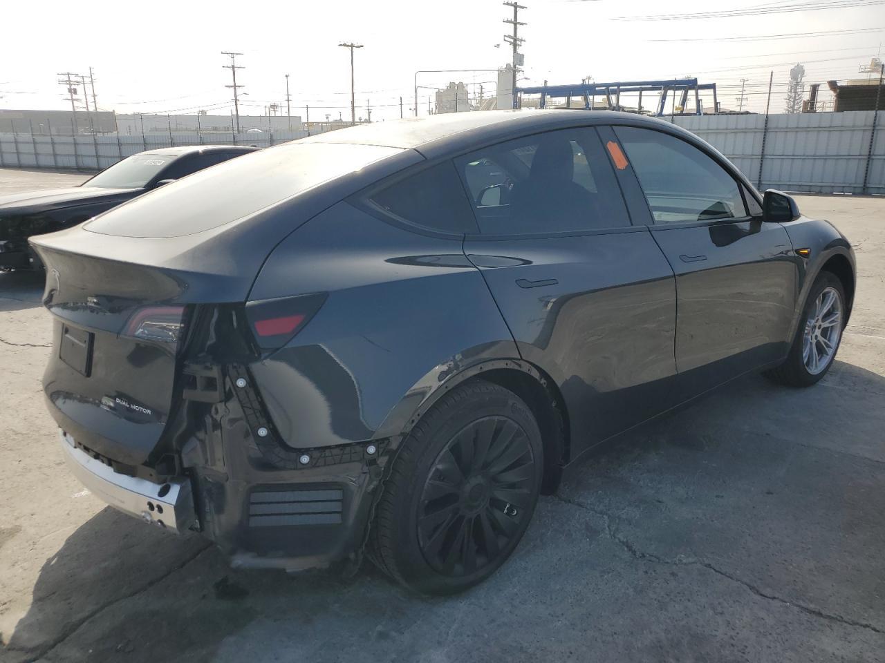 2024 TESLA MODEL Y - Image 3