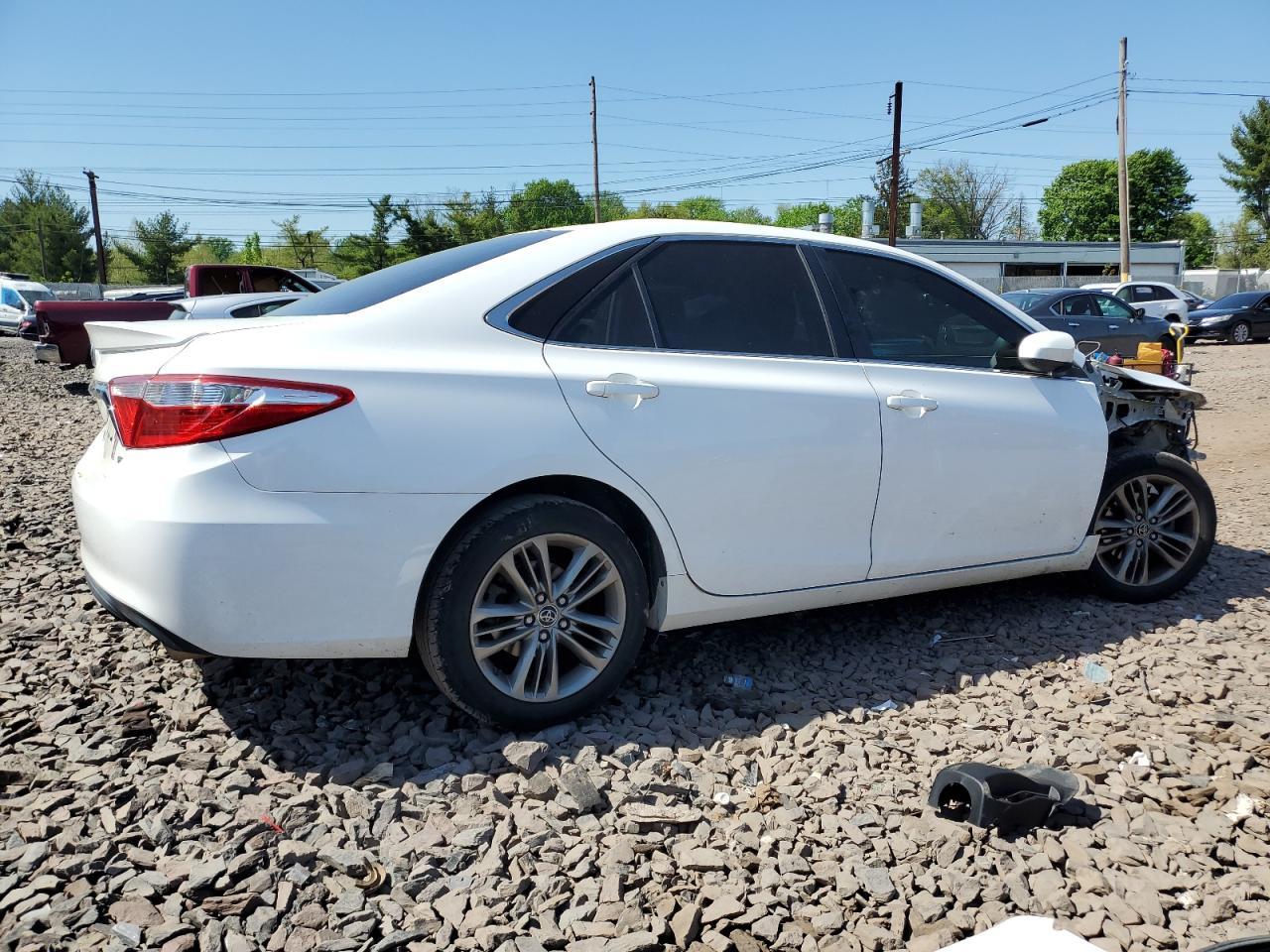 2016 TOYOTA CAMRY LE - Фото 3