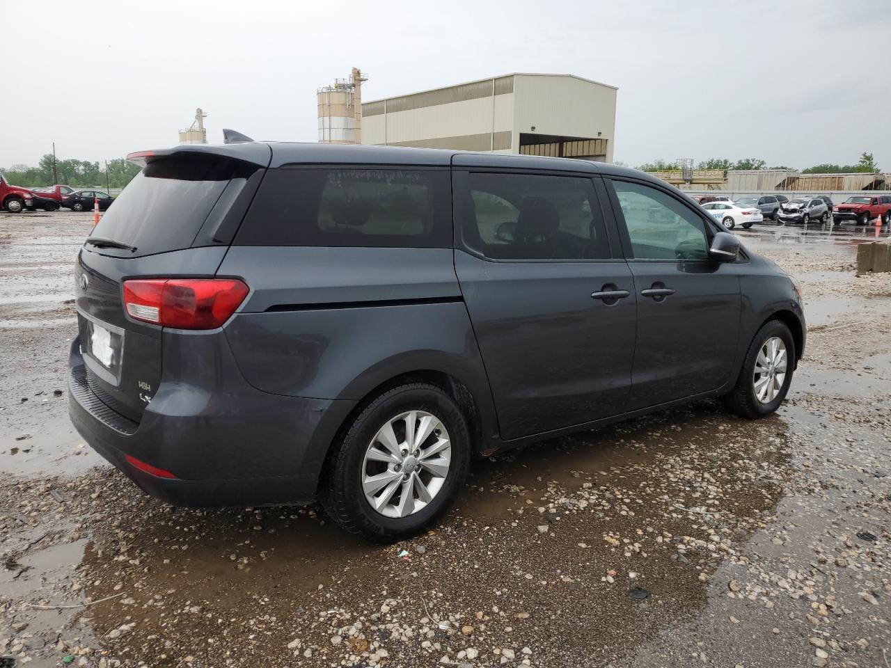 2017 KIA SEDONA LX - Фото 3
