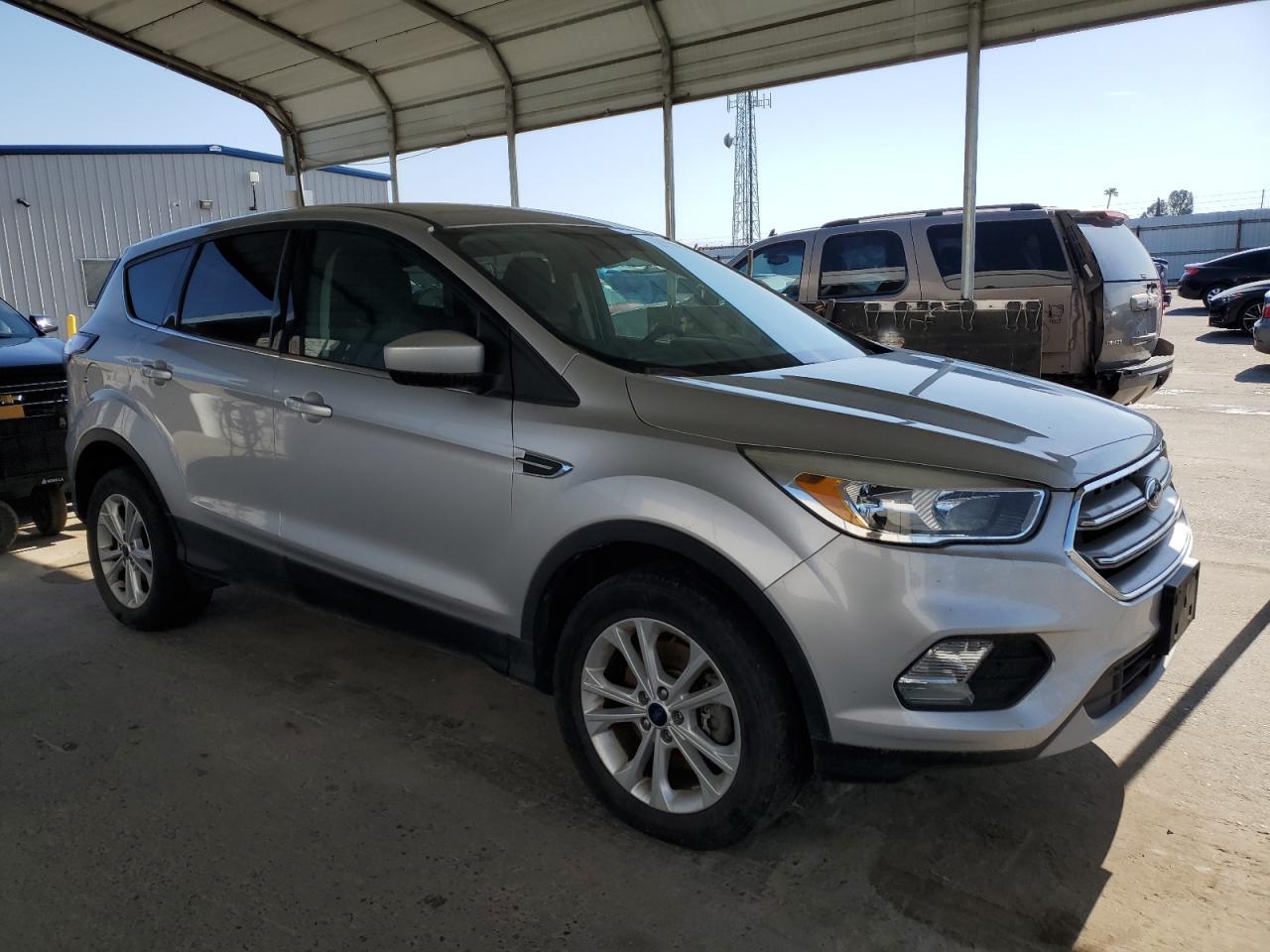 2017 FORD ESCAPE SE - Фото 4