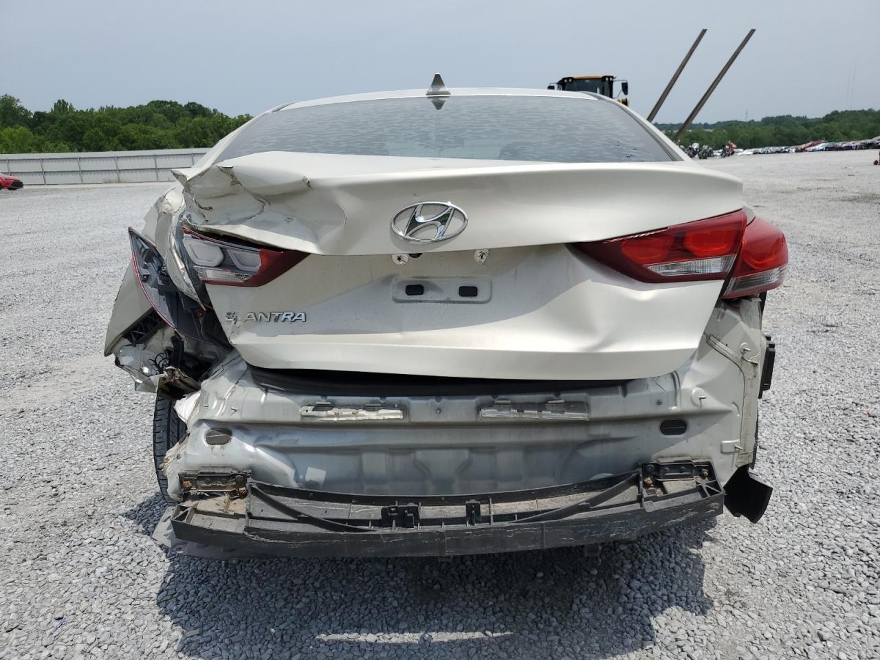 2017 HYUNDAI ELANTRA SE - Image 6