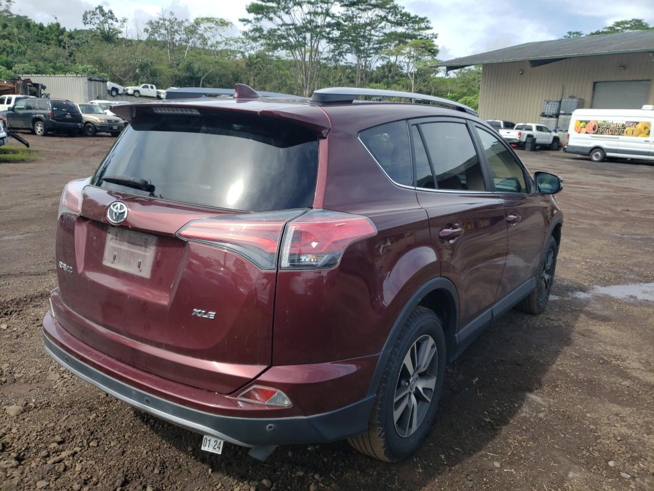 2017 TOYOTA RAV4 XLE - Фото 3