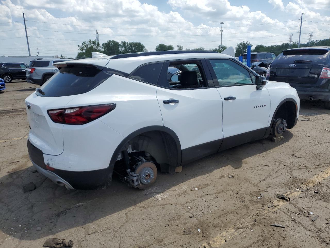 2021 CHEVROLET BLAZER 2LT - Image 3