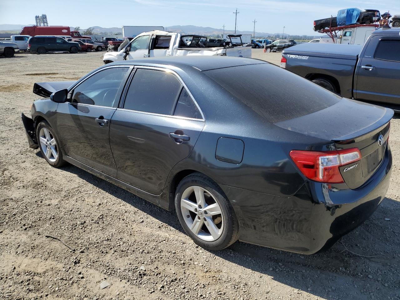 2013 TOYOTA CAMRY L - Фото 2