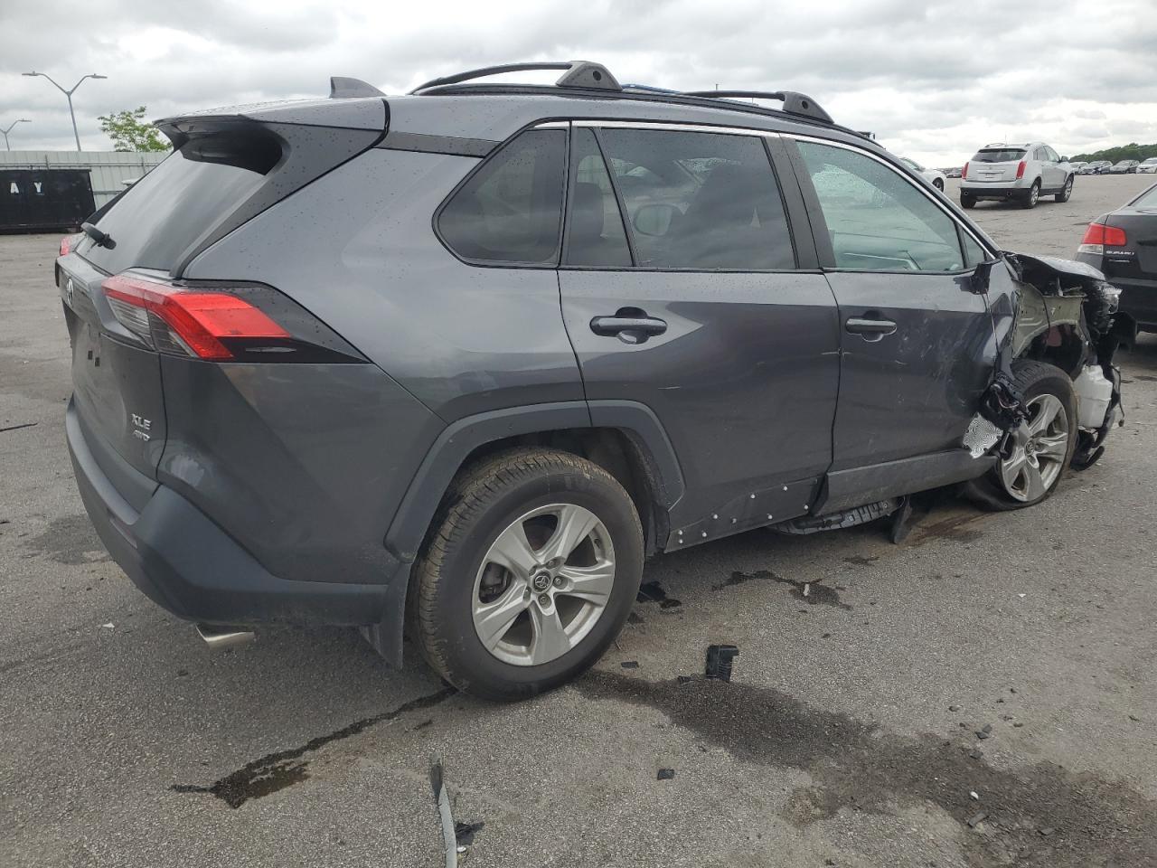 2020 TOYOTA RAV4 XLE - Image 3
