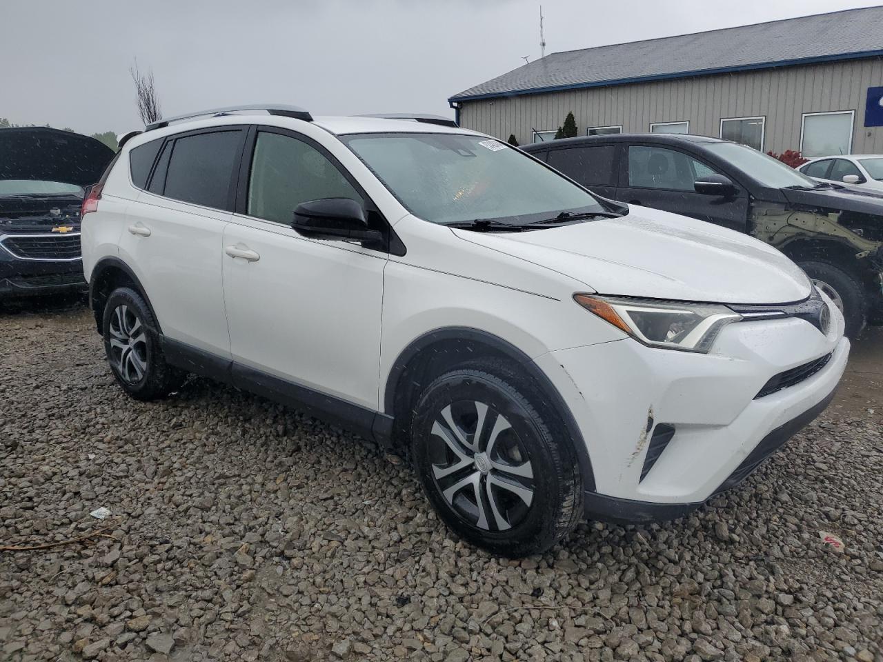 2018 TOYOTA RAV4 LE - Image 4