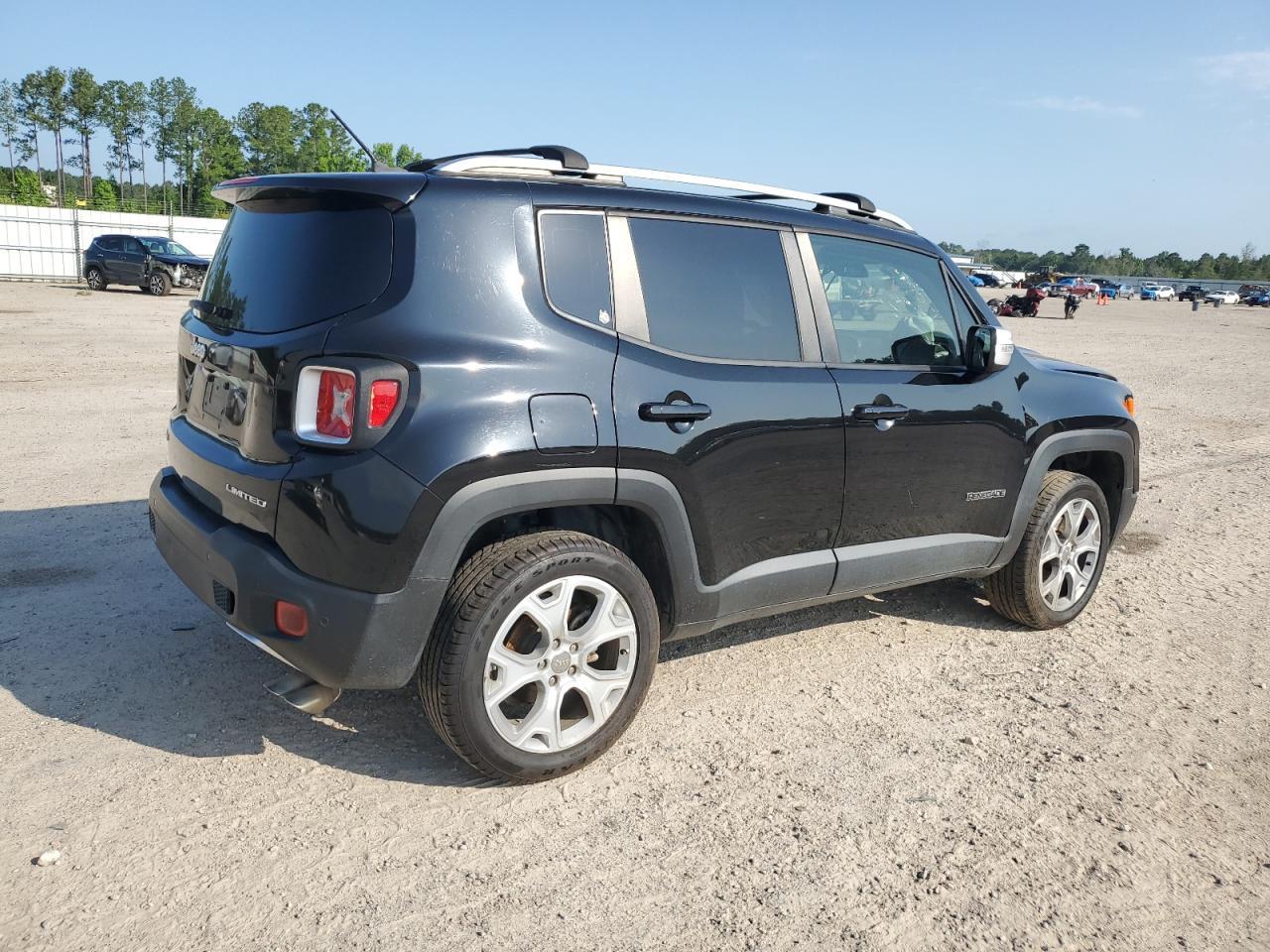 2017 JEEP RENEGADE L - Image 3