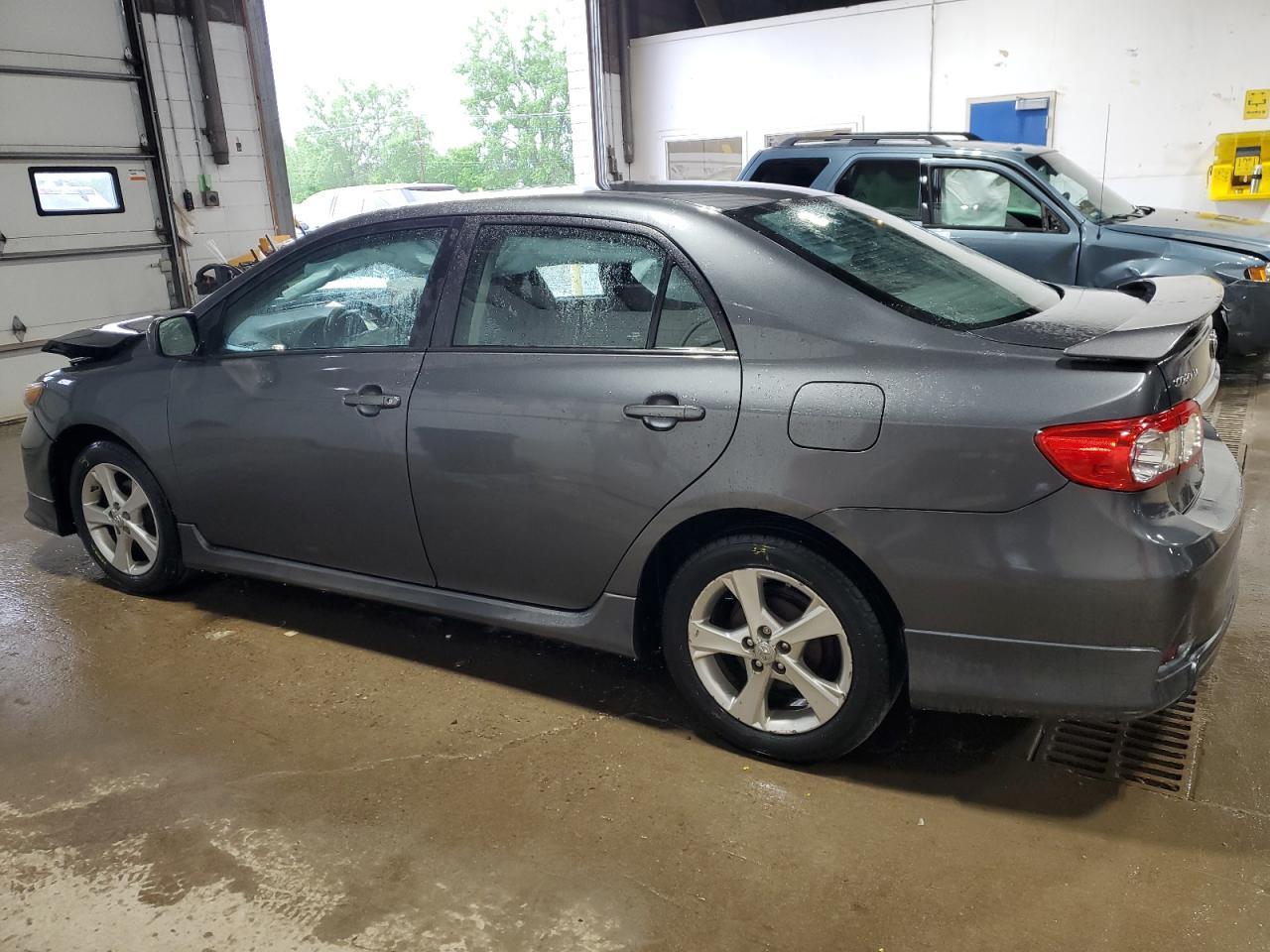 2013 TOYOTA COROLLA BA - Фото 2