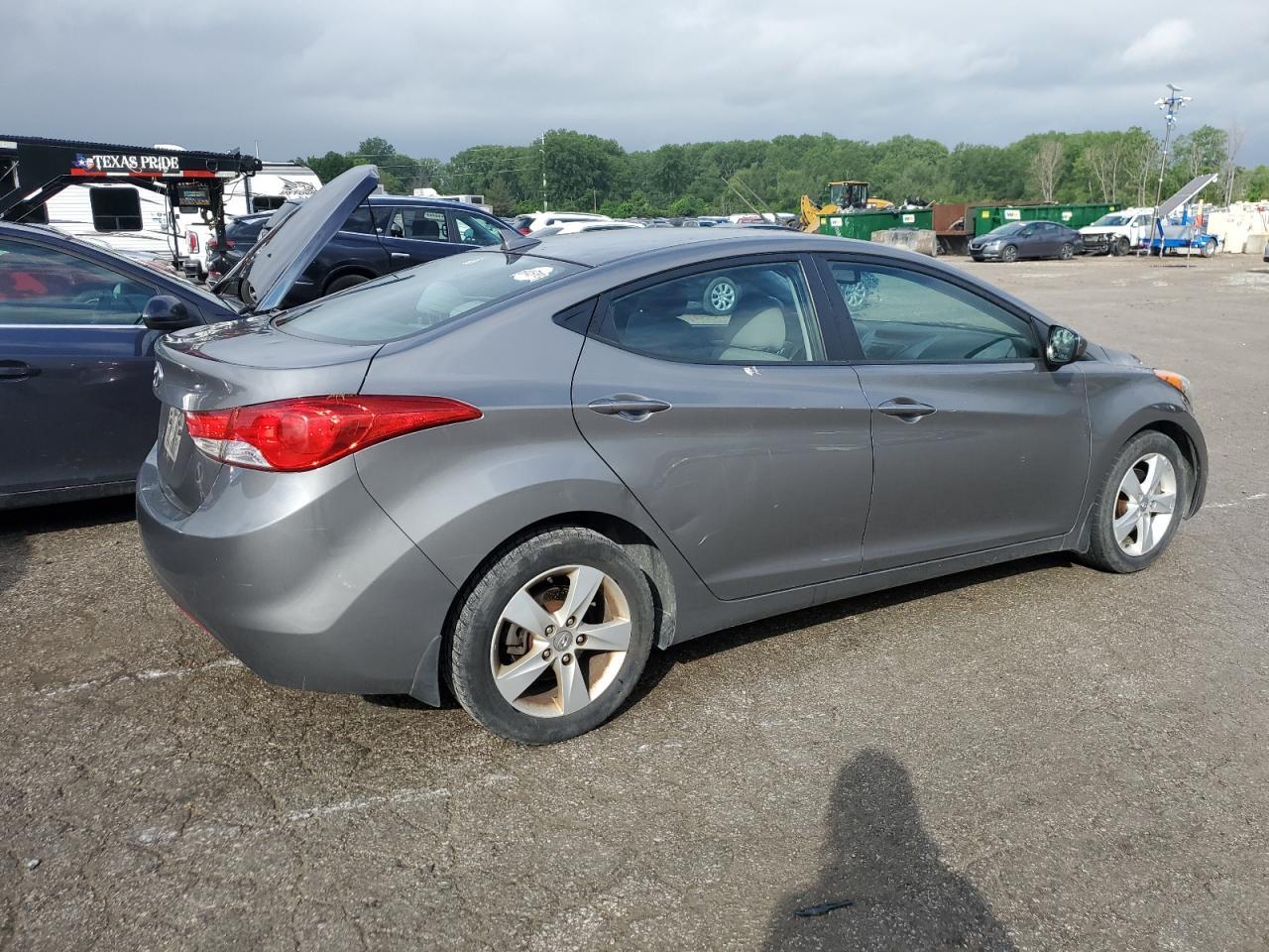 2013 HYUNDAI ELANTRA GL - Image 3