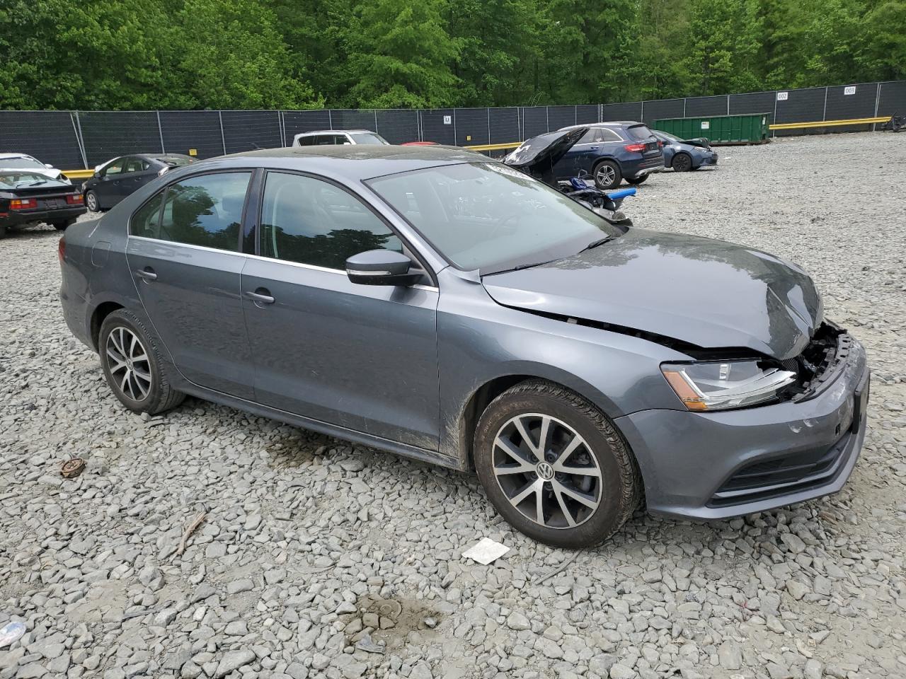 2017 VOLKSWAGEN JETTA SE - Image 4