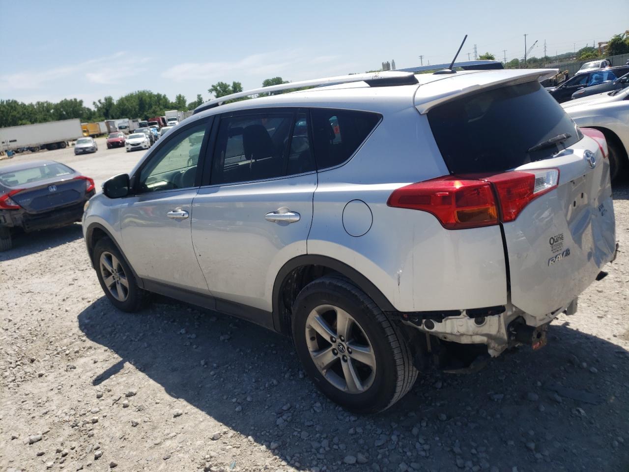 2015 TOYOTA RAV4 XLE - Фото 2