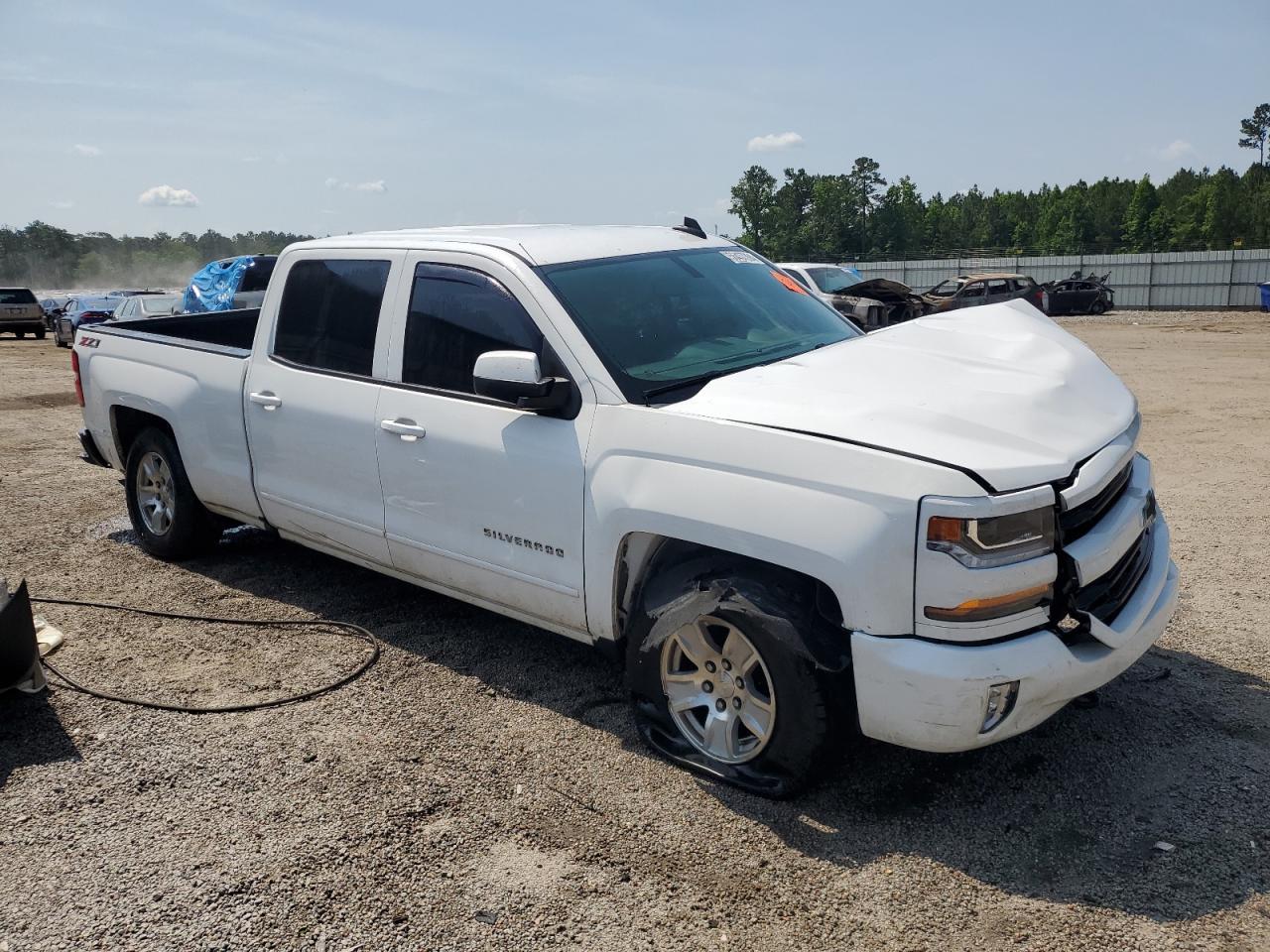 2017 CHEVROLET SILVERADO - Image 4