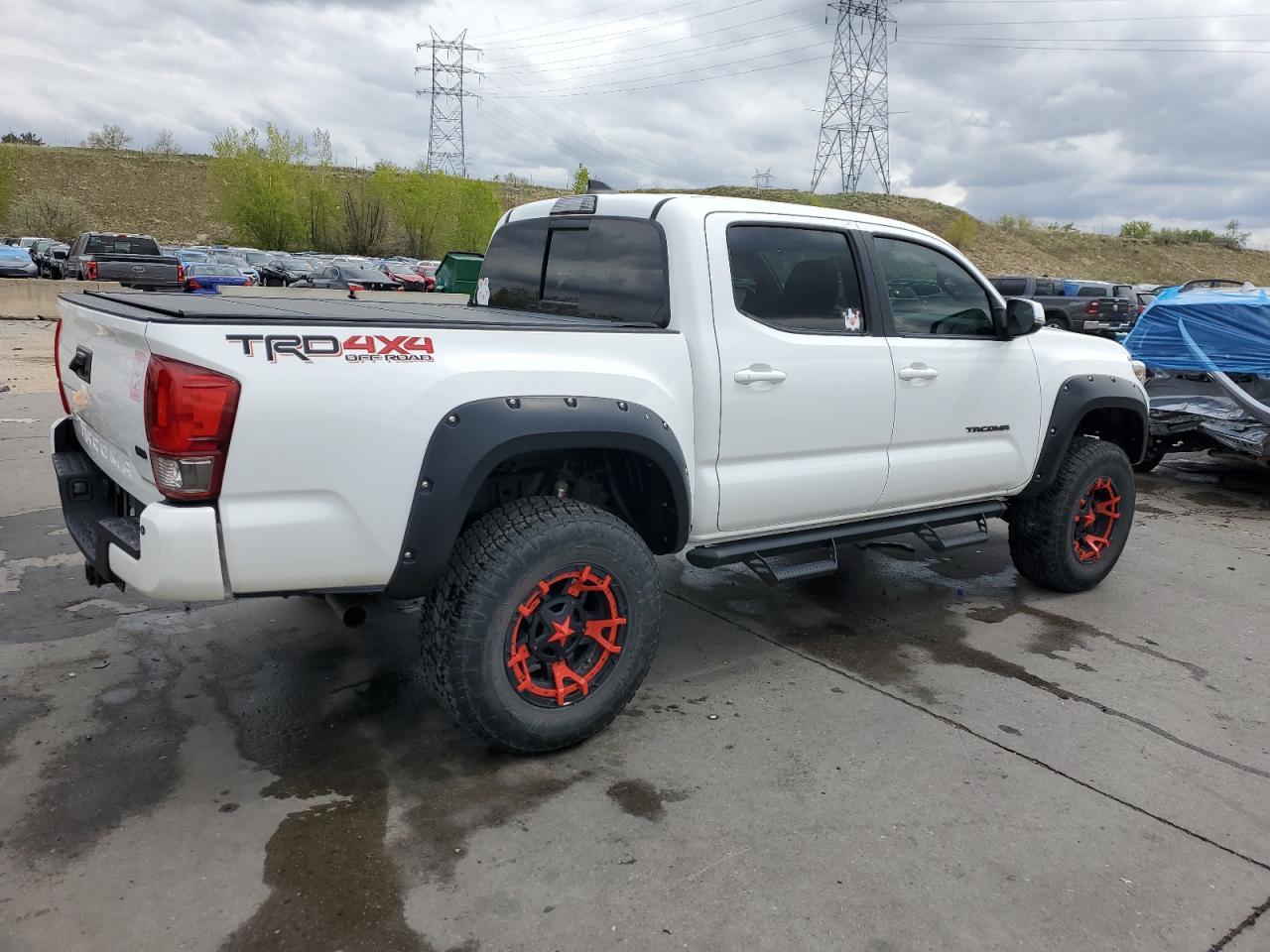 2017 TOYOTA TACOMA DOU - Фото 3