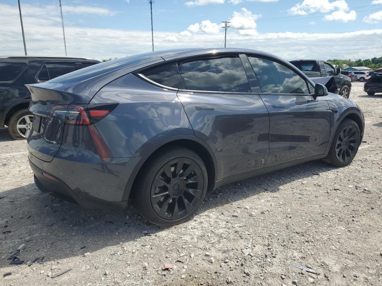 2023 TESLA MODEL Y - Фото 3