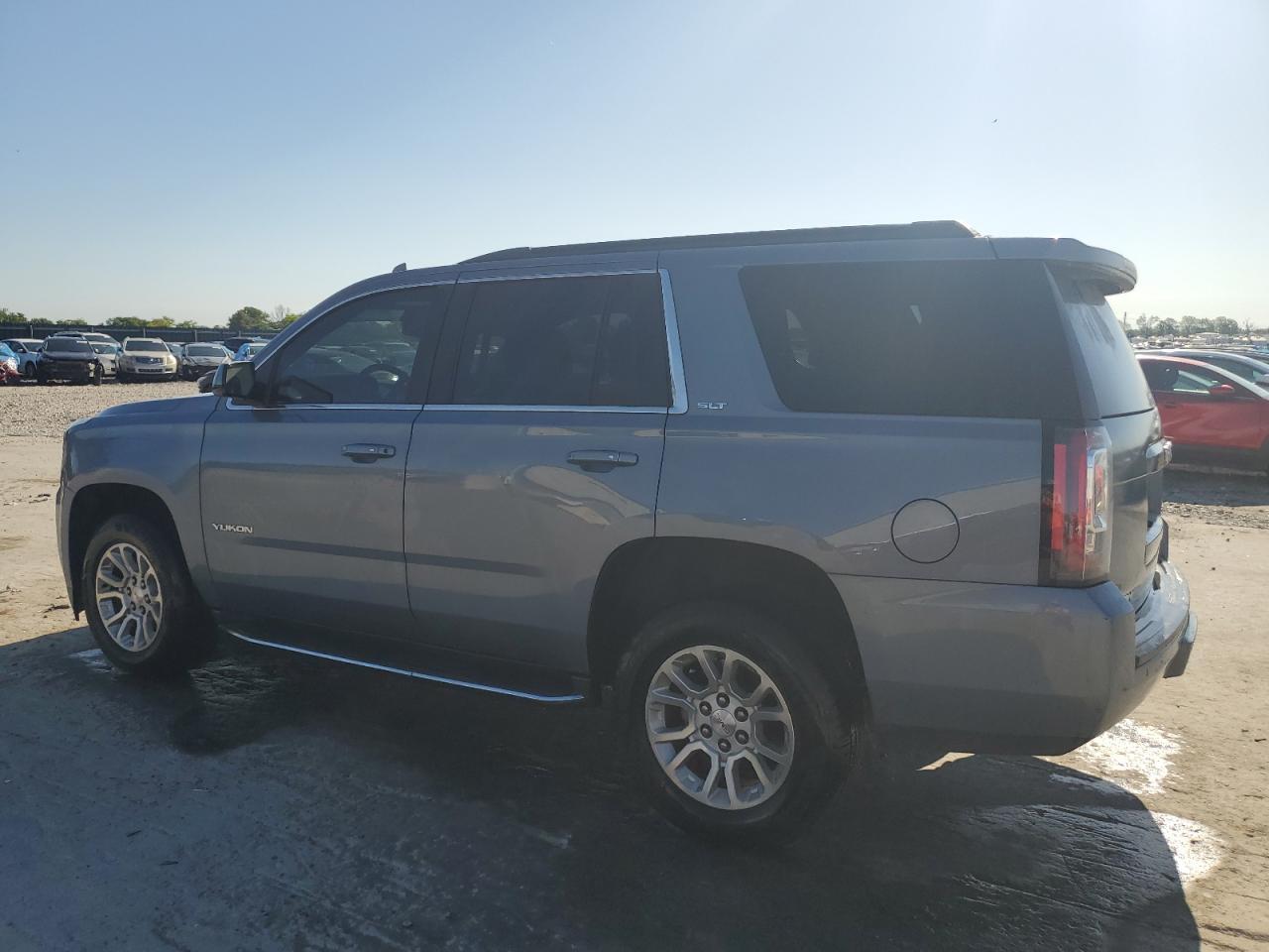 2016 GMC YUKON SLT - Фото 2