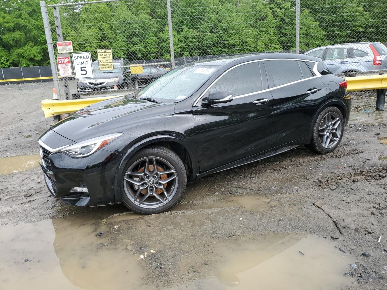 2017 INFINITI QX30 BASE car image