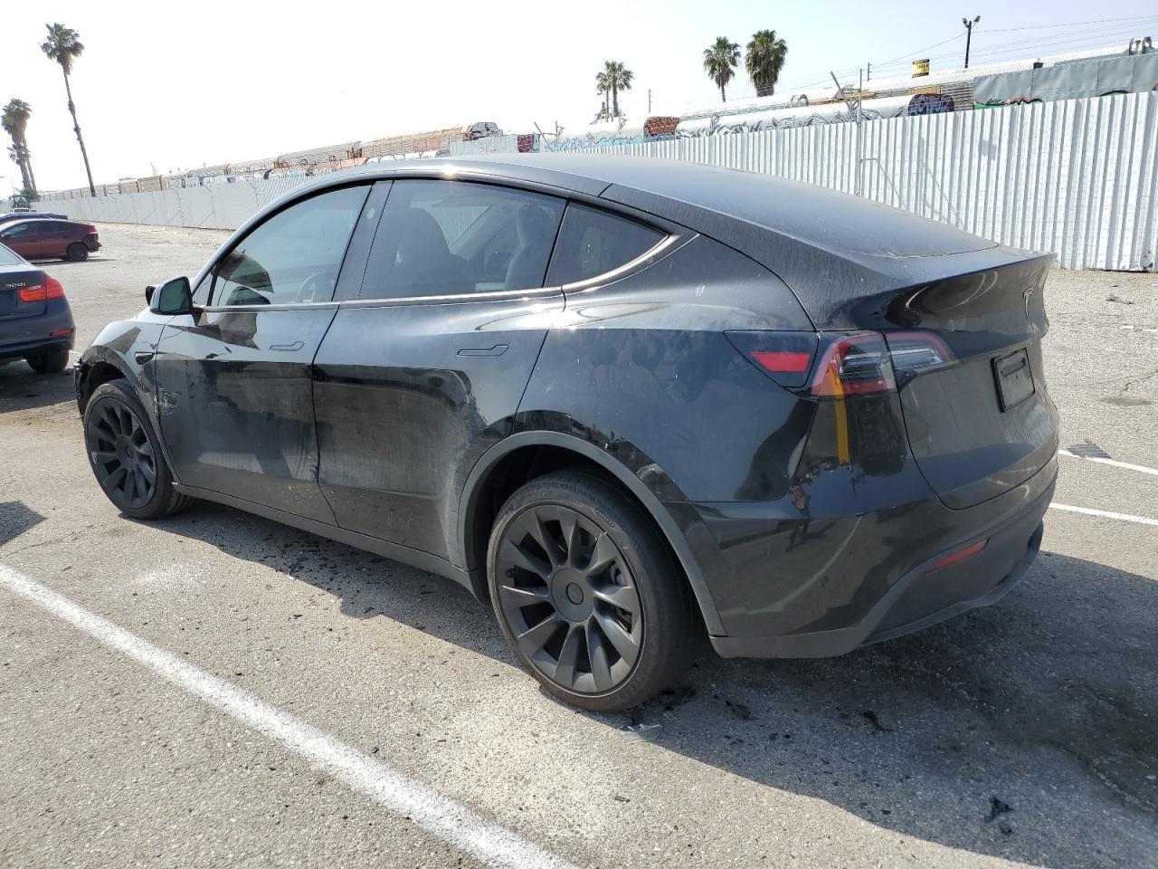 2023 TESLA MODEL Y - Фото 2