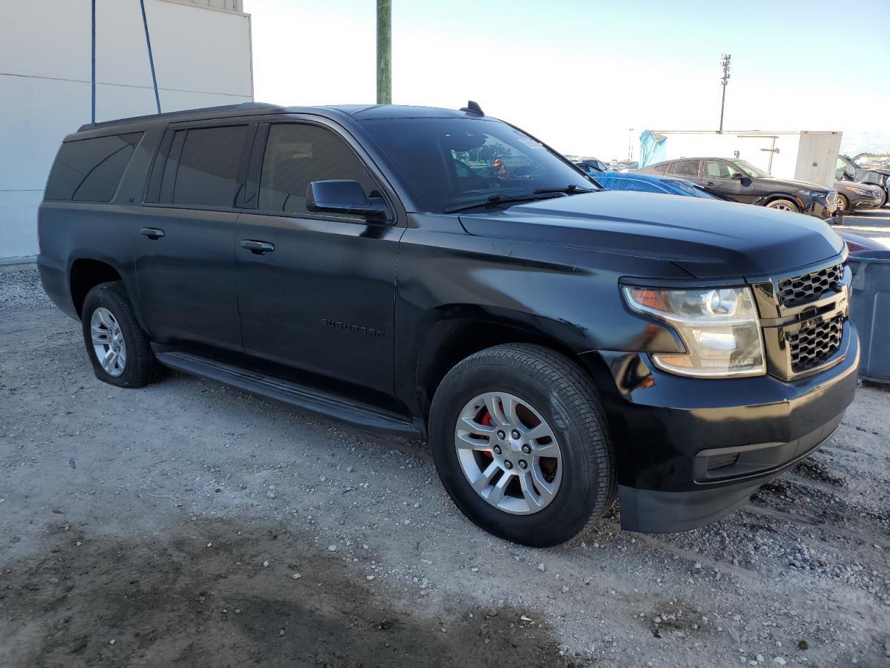 2017 CHEVROLET SUBURBAN K - Фото 4