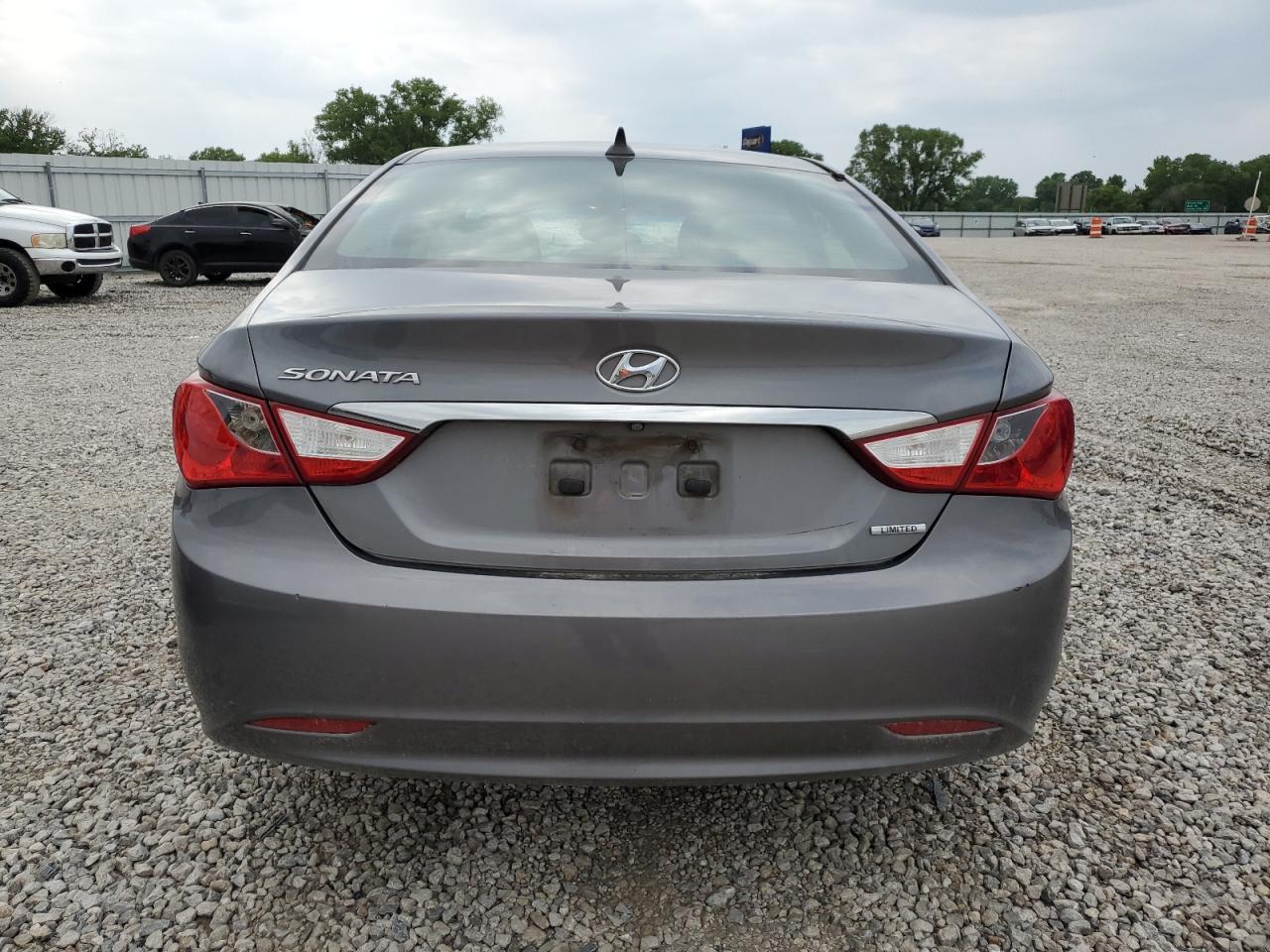 2011 HYUNDAI SONATA SE - Image 6