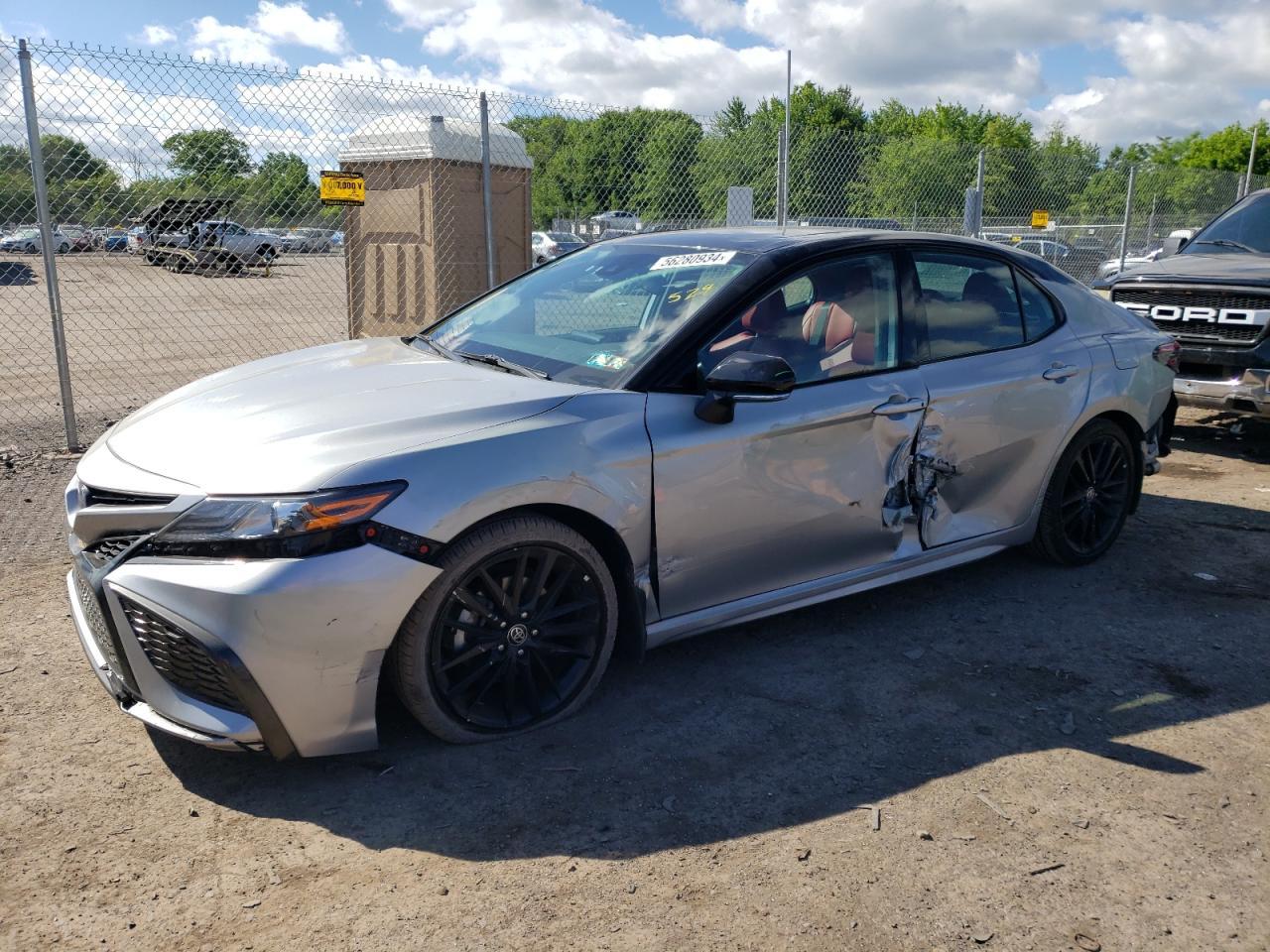 2022 TOYOTA CAMRY XSE