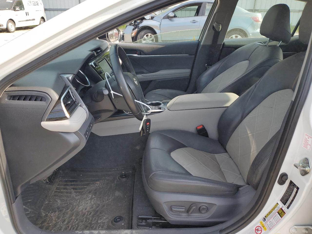 2018 TOYOTA CAMRY L - Фото 7