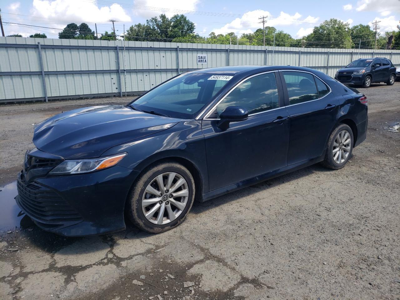 2020 TOYOTA CAMRY LE car image