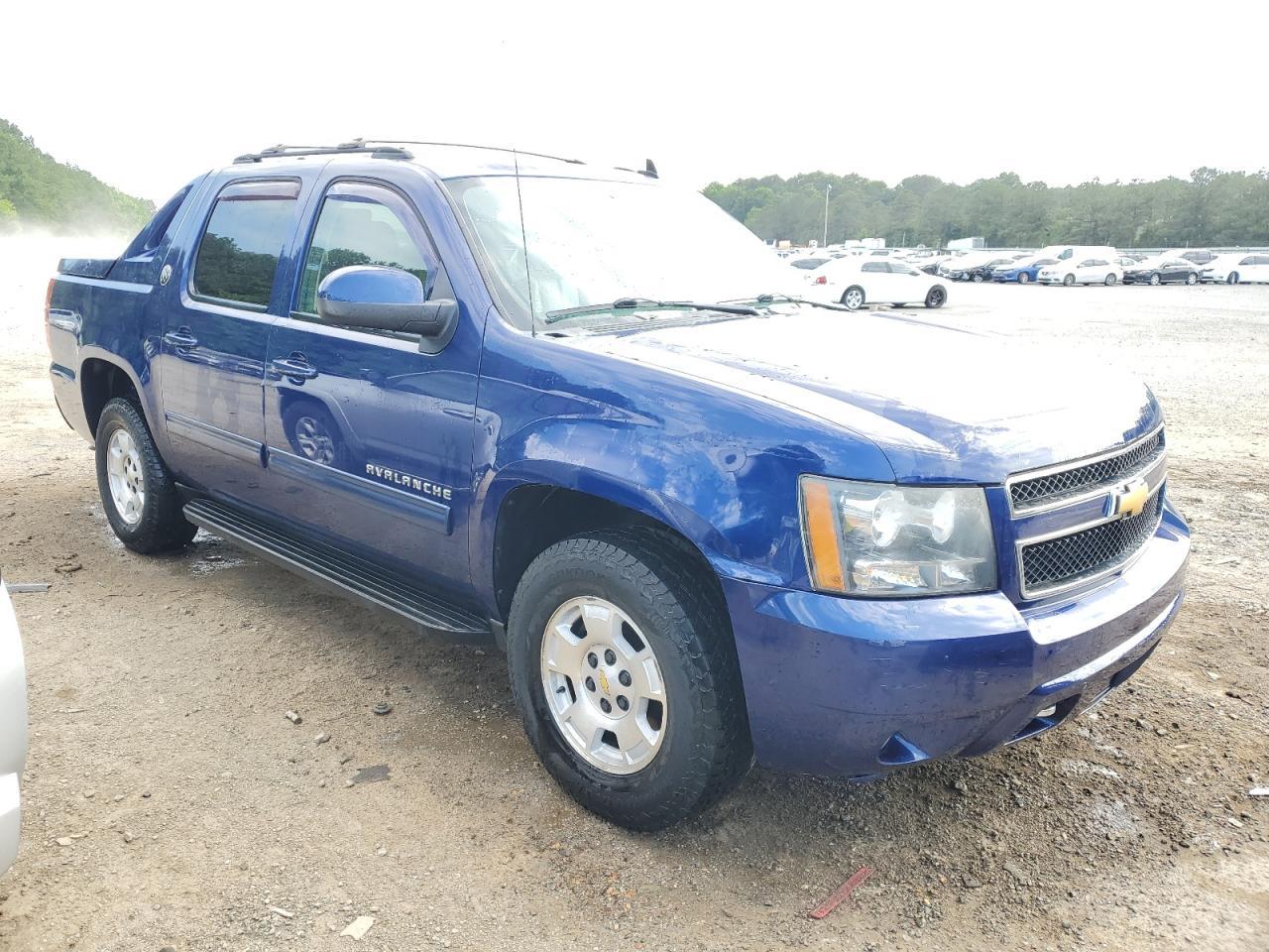 2013 CHEVROLET AVALANCHE - Фото 4