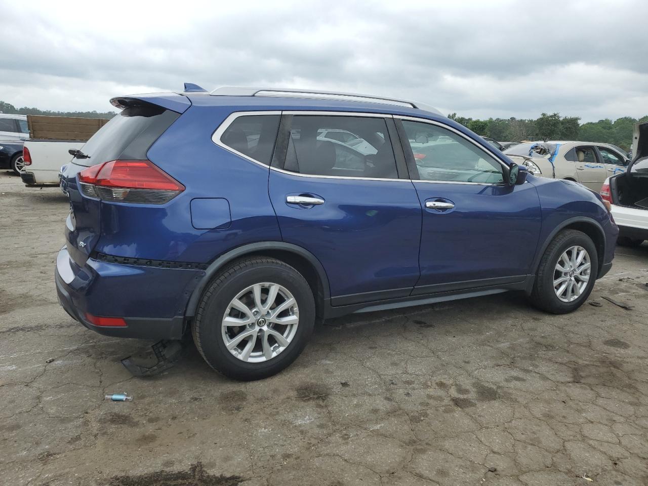 2017 NISSAN ROGUE S - Фото 3