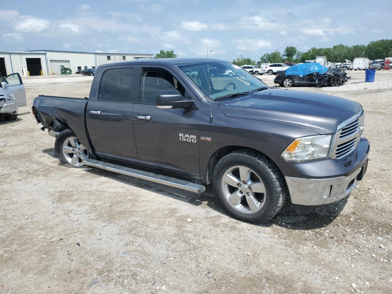 2017 RAM 1500 SLT - Image 4