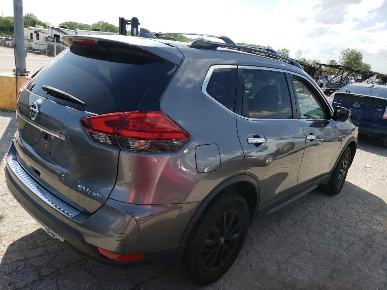 2017 NISSAN ROGUE SV - Фото 3