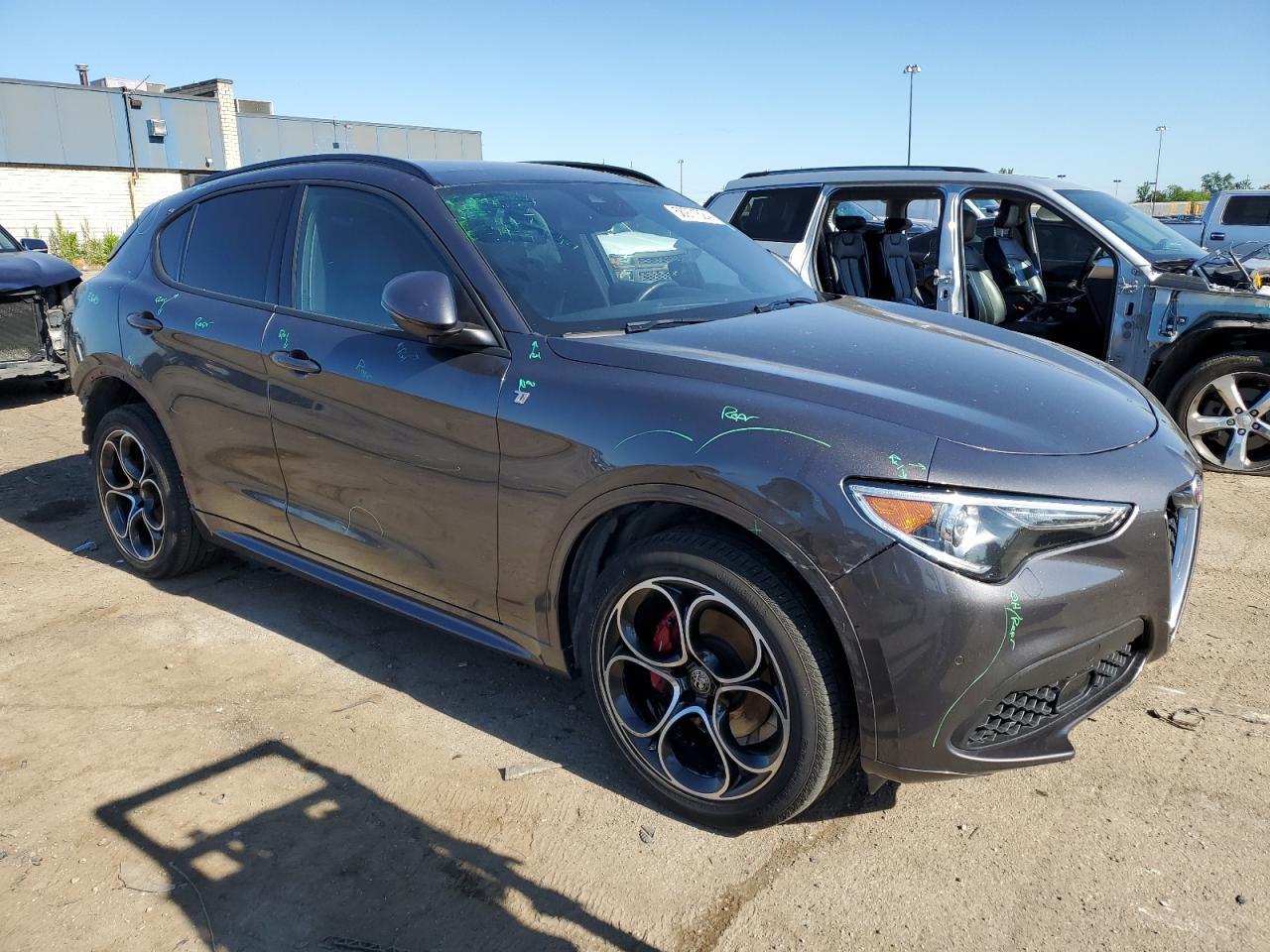 2022 ALFA ROMEO STELVIO TI - Image 4