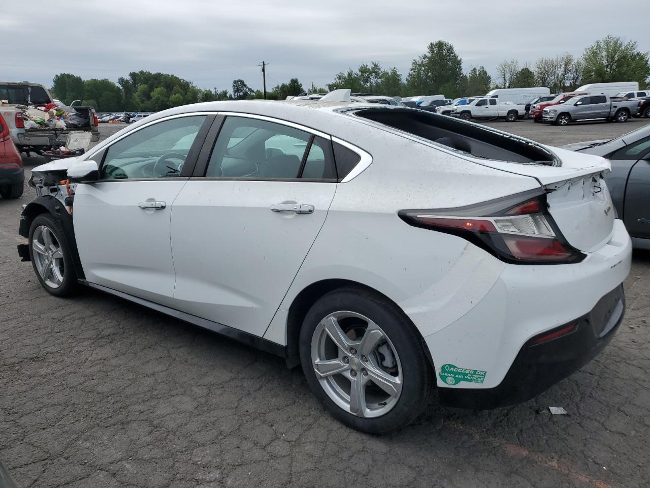 2017 CHEVROLET VOLT LT - Image 2