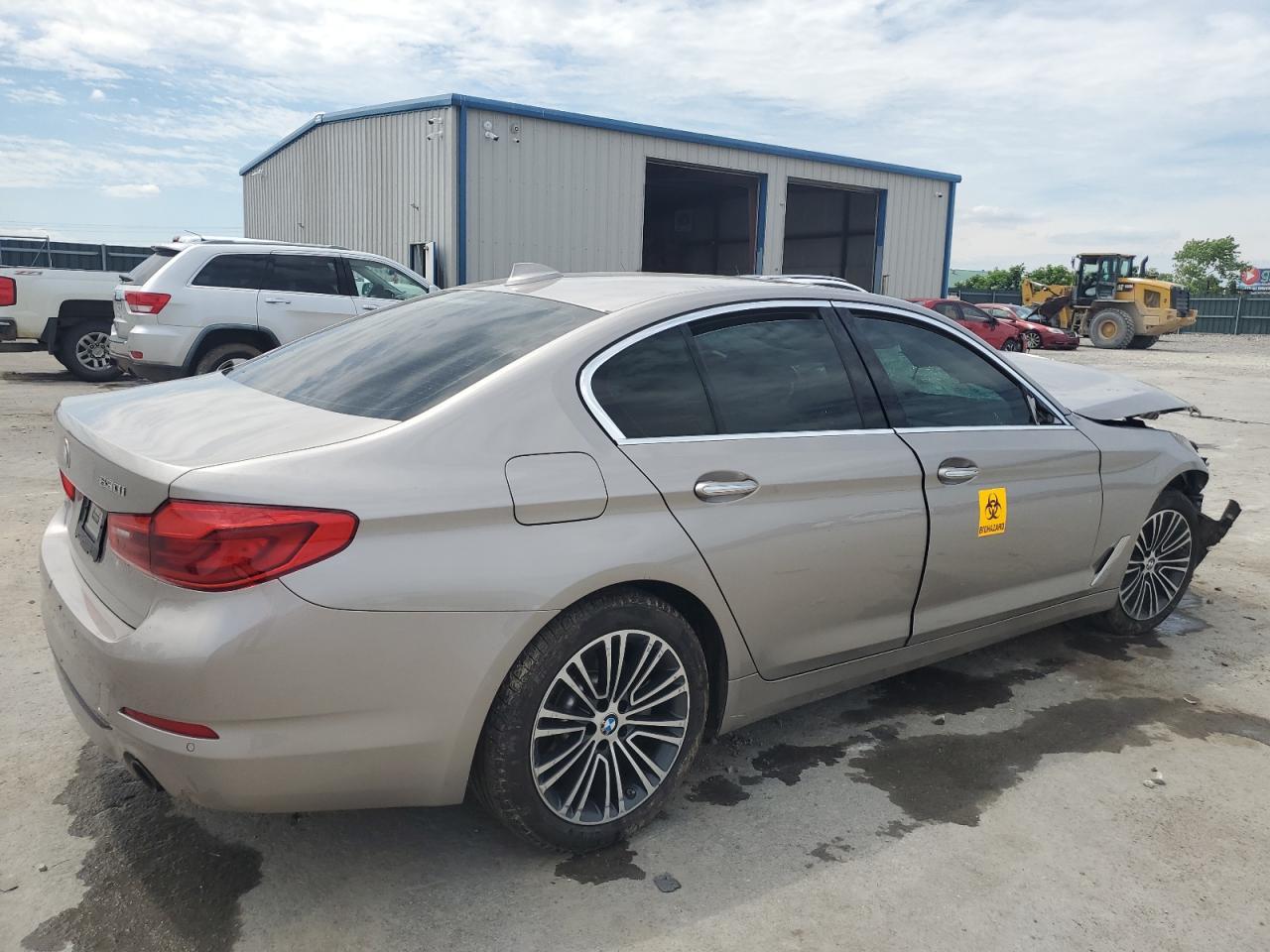 2018 BMW 530 XI - Фото 3