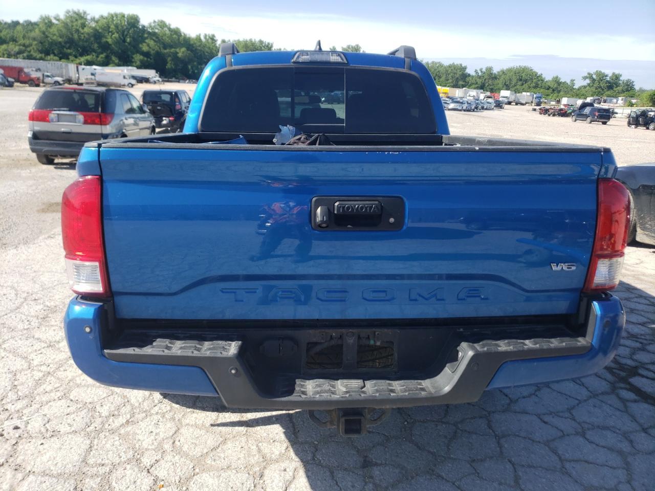 2017 TOYOTA TACOMA DOU - Фото 6